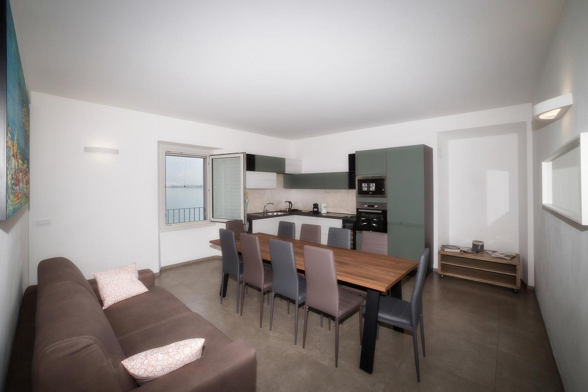 Lakefront Home Residenza Il Gallo In Riva Al Lago Pisogne Extérieur photo